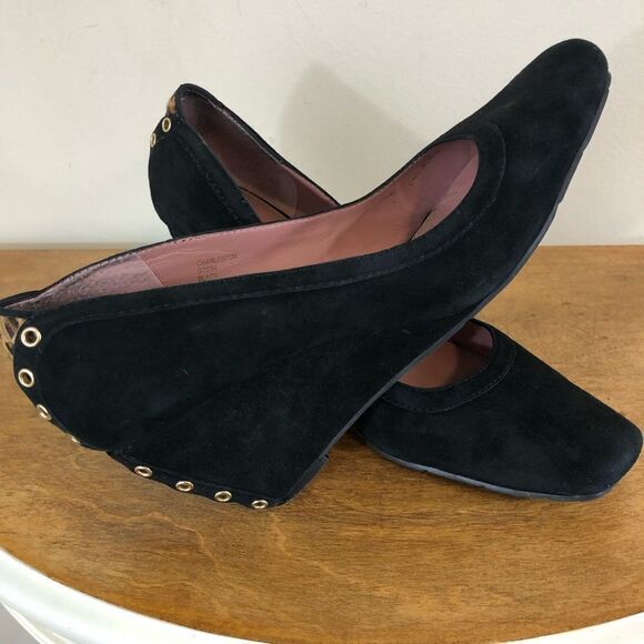 𝅺RICHARD Tyler suede wedge heels size 8.5 - Picture 1 of 9